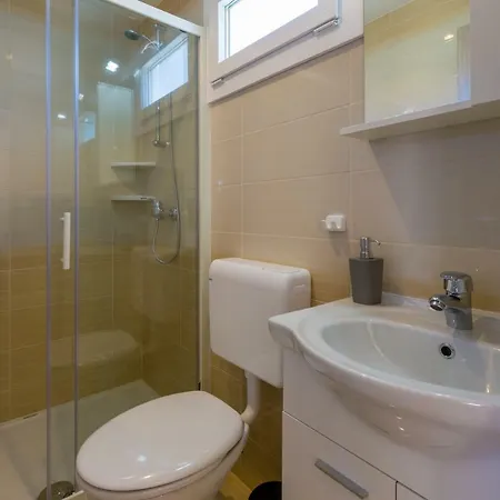 Tatil parkı Mobile Homes Pine Tree *