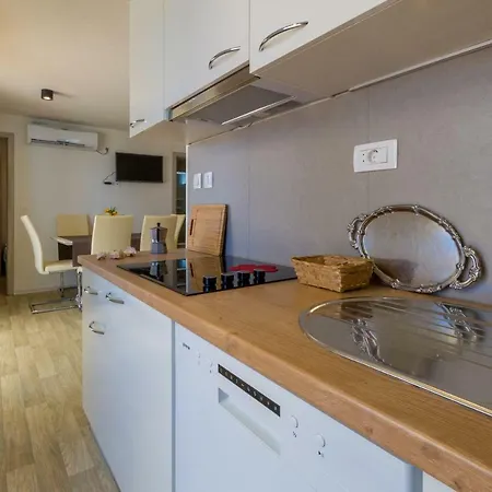 Mobile Homes Pine Tree Tatil parkı Dobropoljana