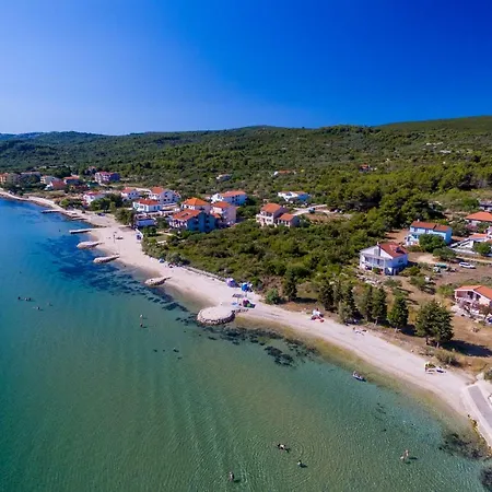 Mobile Homes Pine Tree Tatil parkı