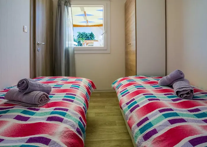 פארק נופש Mobile Homes Pine Tree דוברופוליינה