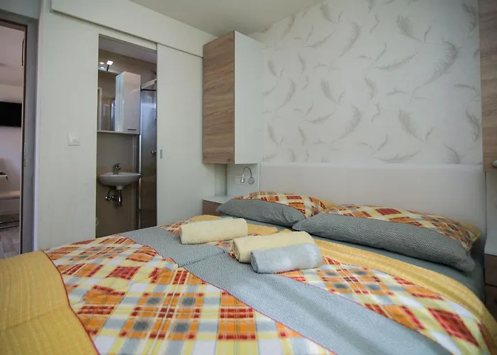 פארק נופש Mobile Homes Pine Tree