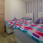Mobile Homes Pine Tree Dobropoljana