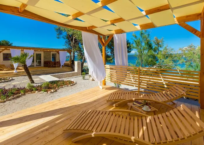 Mobile Homes Pine Tree