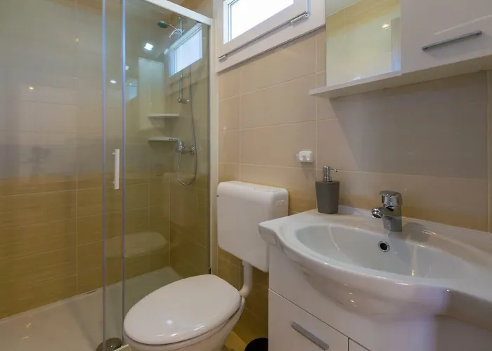 Park za odmor Mobile Homes Pine Tree *