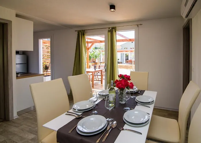 Park za odmor Mobile Homes Pine Tree Dobropoljana