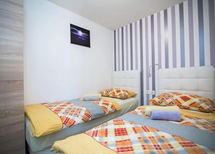 Mobile Homes Pine Tree Dobropoljana