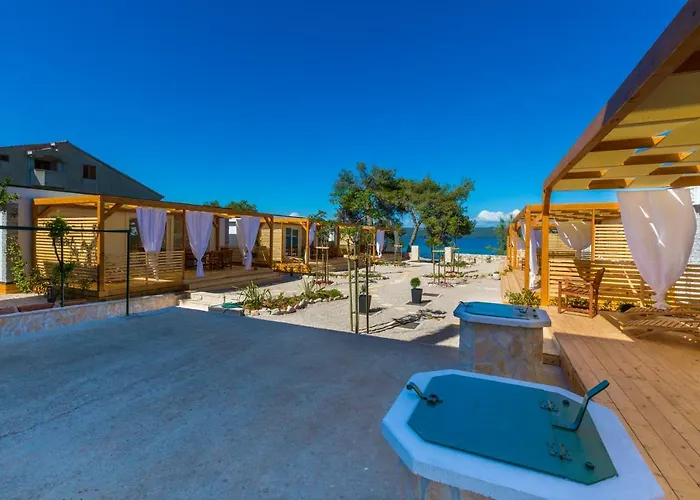 منتزه العطل Mobile Homes Pine Tree *