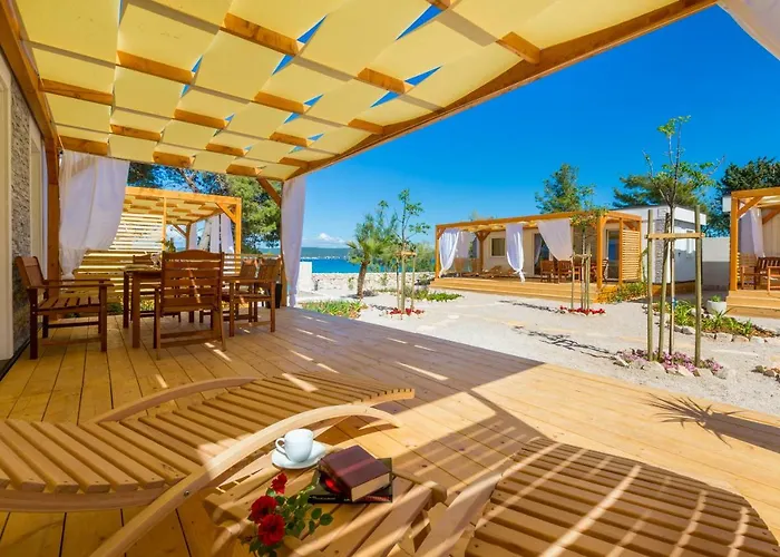 Mobile Homes Pine Tree * Dobropoljana