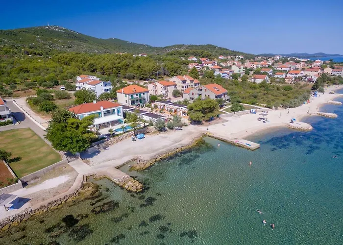 Mobile Homes Pine Tree